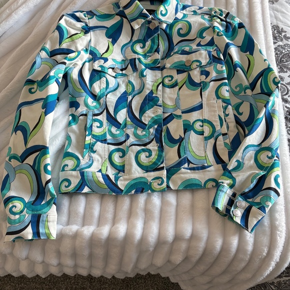 short jacket - Picture 1 of 1